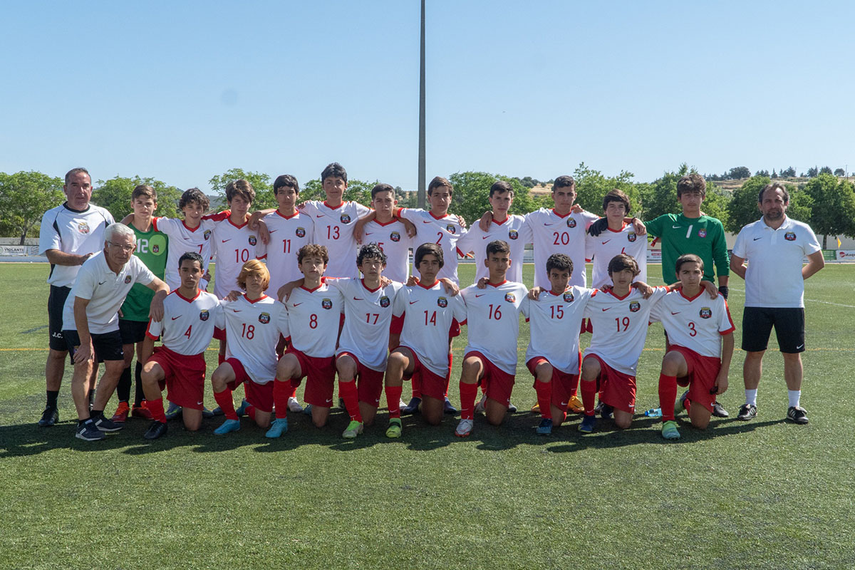 Seleção Distrital Masculina de Futebol Sub-14 fecha Torneio Vila dos  Gamas na terceira posição