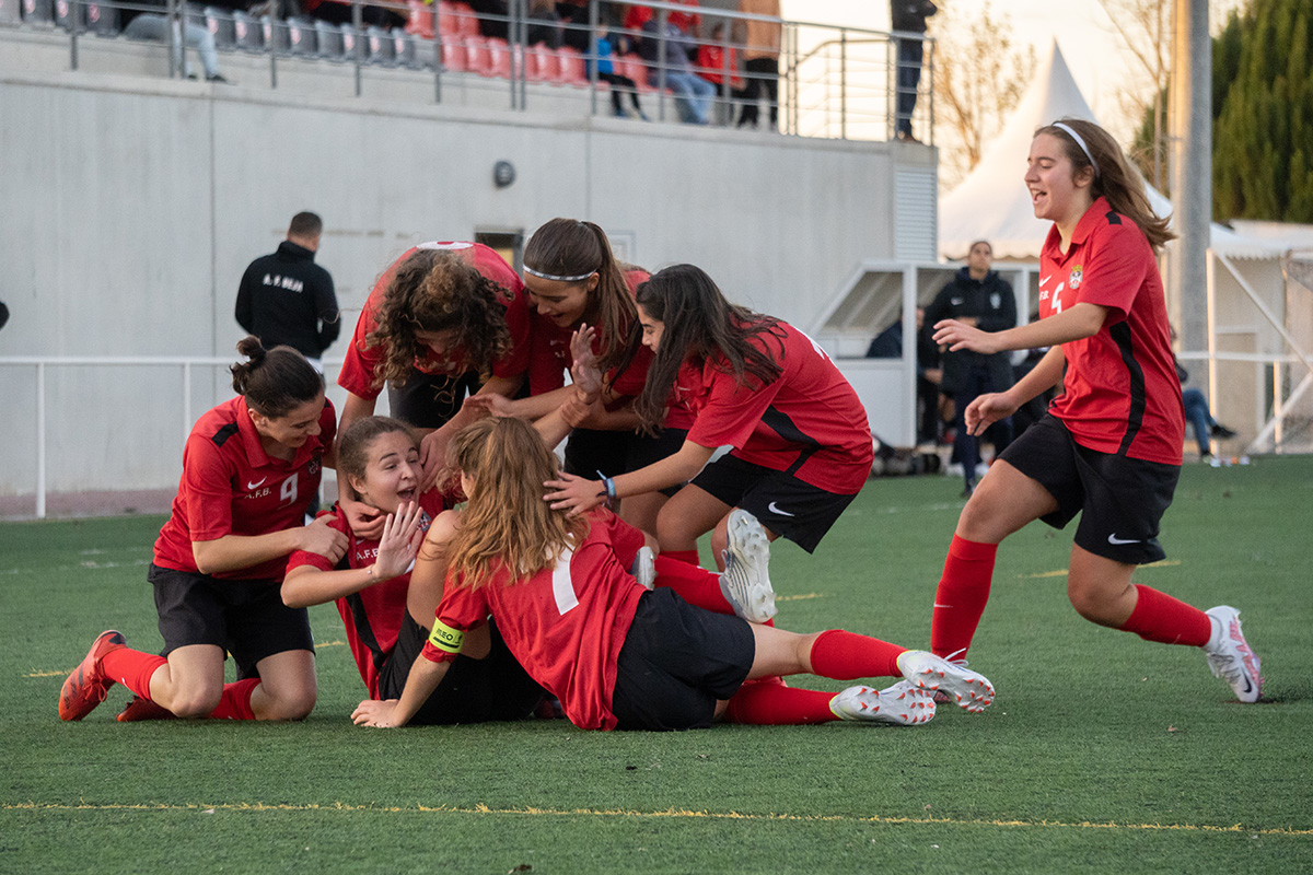 Seleção Distrital Masculina de Futebol Sub-14 fecha Torneio Vila dos  Gamas na terceira posição