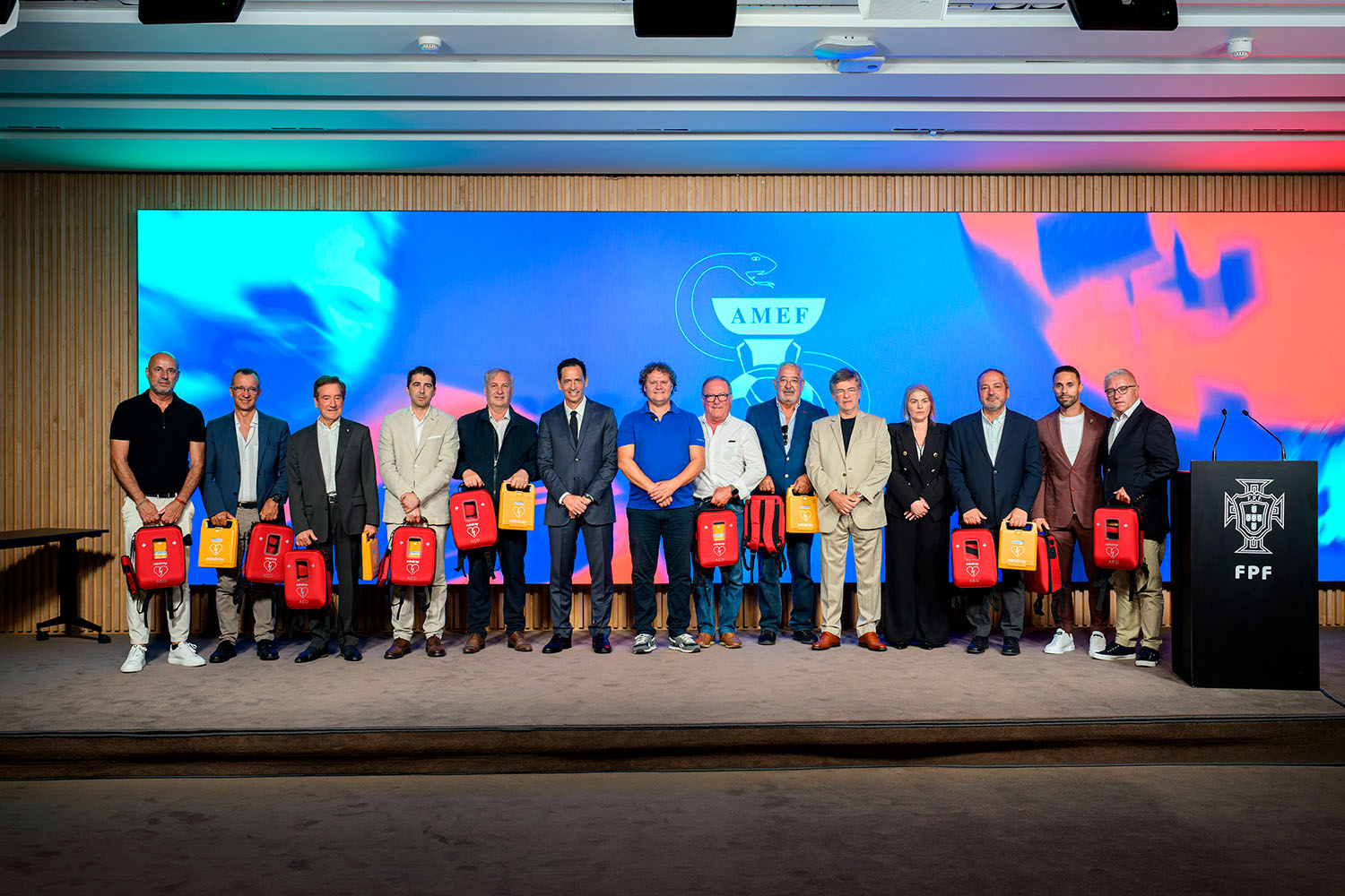 Associação de Futebol de Beja recebe Desfibrilhador Automático Externo