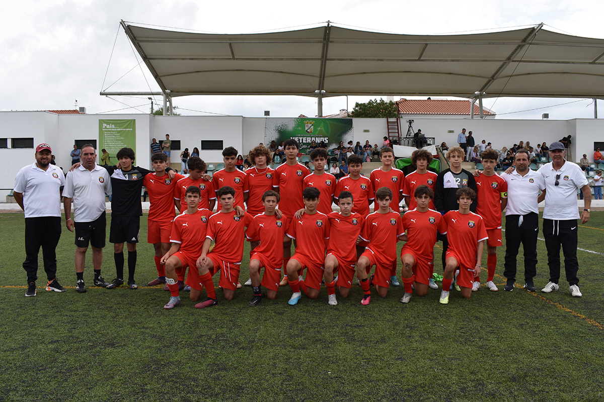 Seleção Distrital Masculina de Futebol Sub-14 fecha Torneio Vila dos  Gamas na terceira posição