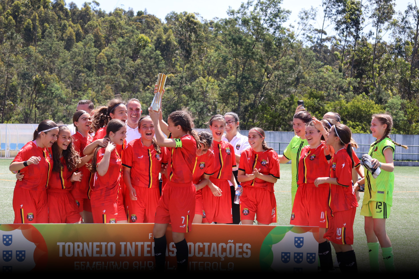 Seleção Distrital Feminina de Futebol Sub-14 conquista Liga de Bronze no Interassociações